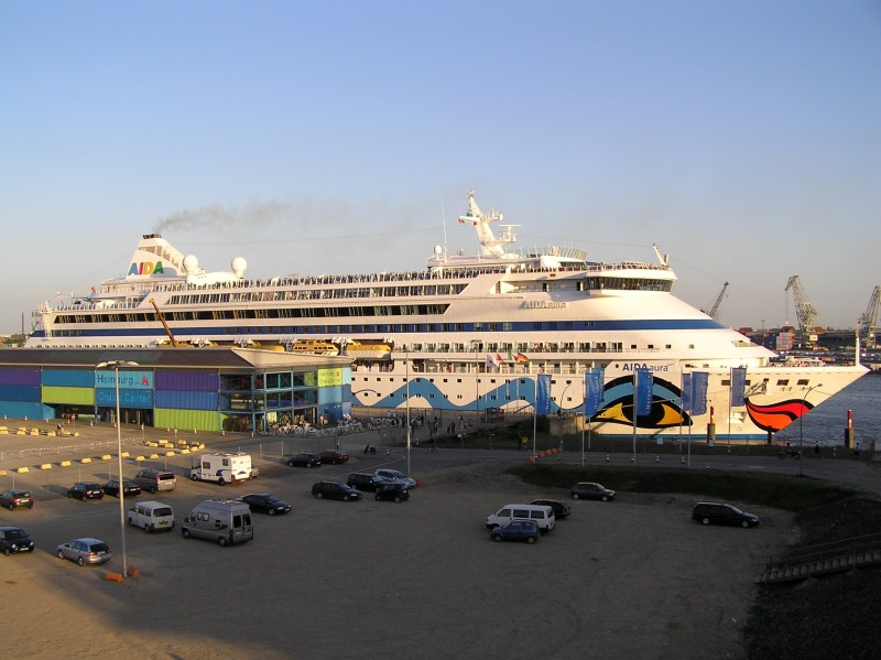 M/S AIDAaura (2003)