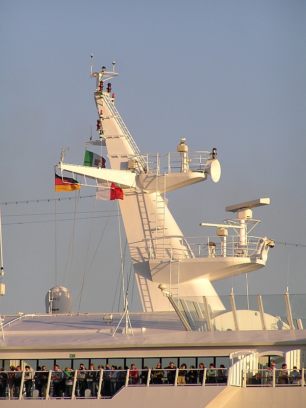 M/S AIDAaura (2003)