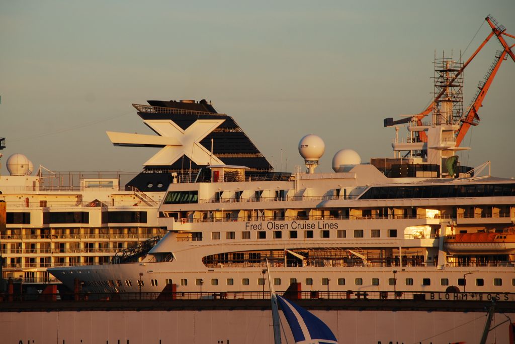 GTS CELEBRITY CONSTELLATION (2002) & M/S BRAEMAR (1993)