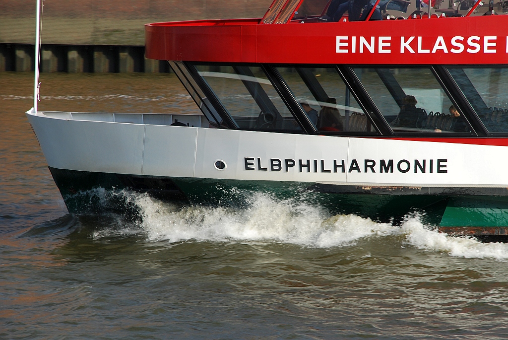 M/S Elbphilharmonie (2017) -  by Ingo Josten