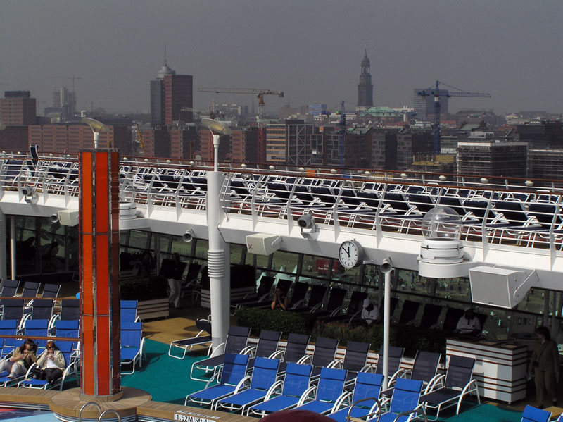 Sonnendeck mit Laufstrecke - M/S Freedom Of The Seas (2006) -  by Ingo Josten