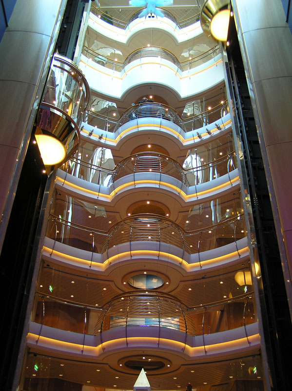 Atrium - M/S Freedom Of The Seas (2006) -  by Ingo Josten