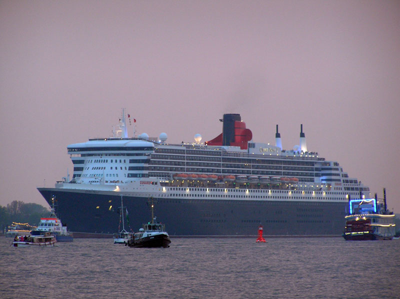 GTS Queen Mary 2 (2003) -  by Ingo Josten