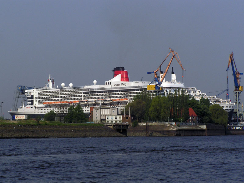 GTS Queen Mary 2 (2003) -  by Ingo Josten