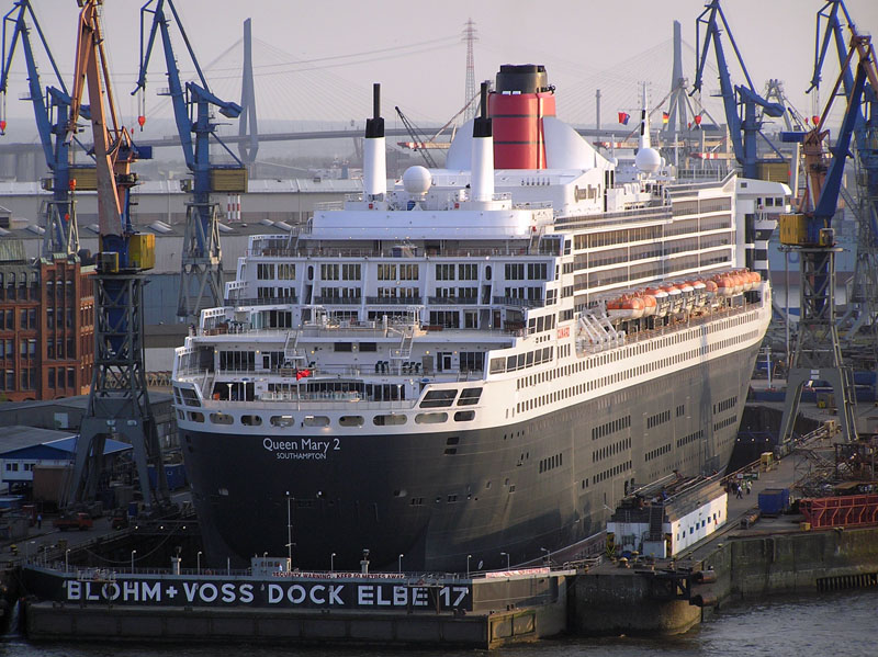 GTS Queen Mary 2 (2003) -  by Ingo Josten