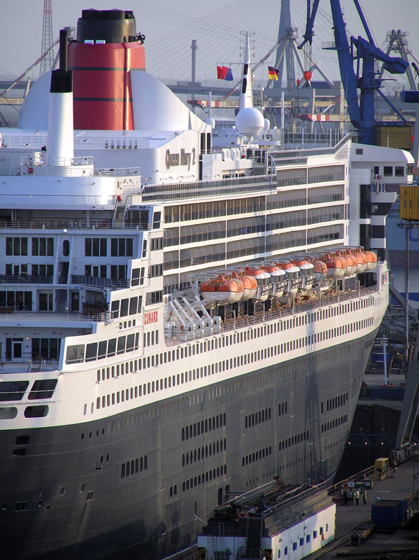 GTS Queen Mary 2 (2003) -  by Ingo Josten